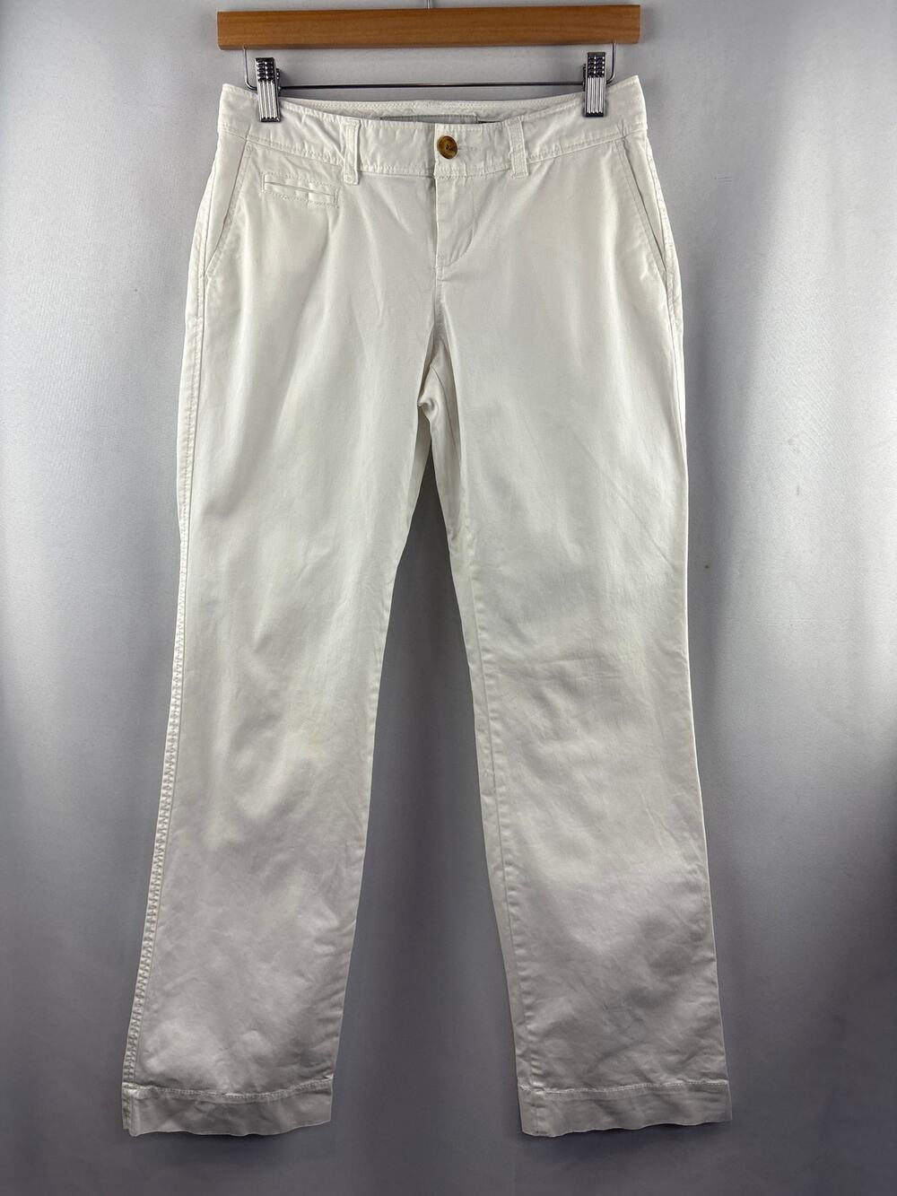 Women’s Old Navy Size 2 White Straight Leg Pants